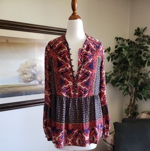 Geo button front baby doll pullover